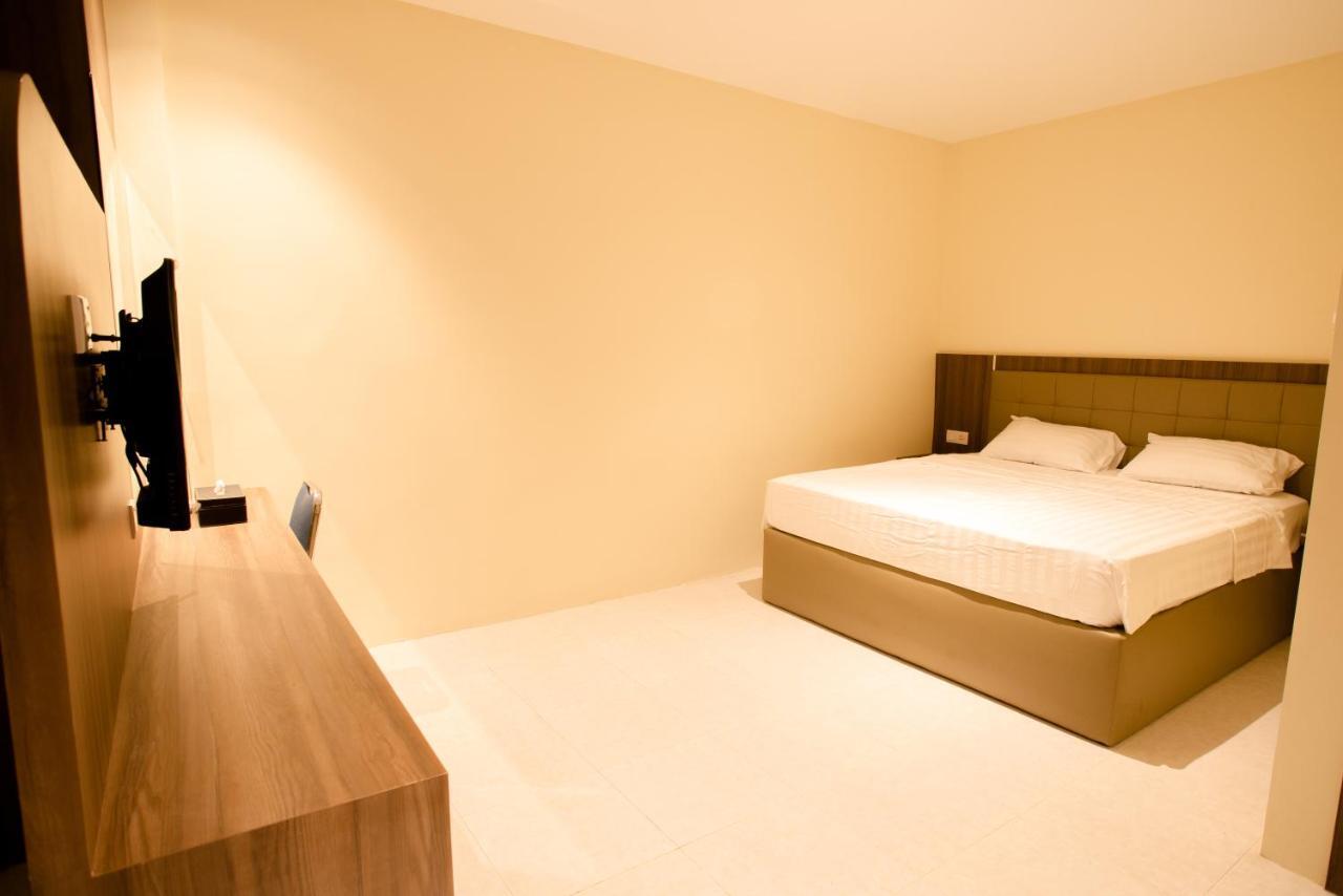 Ak Hotel Nagoya Hill Batam Екстериор снимка