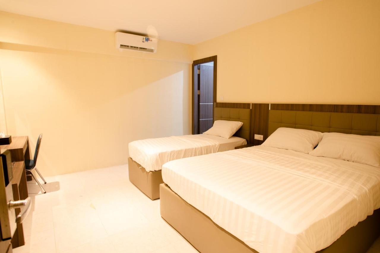 Ak Hotel Nagoya Hill Batam Екстериор снимка