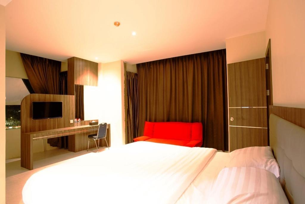 Ak Hotel Nagoya Hill Batam Екстериор снимка