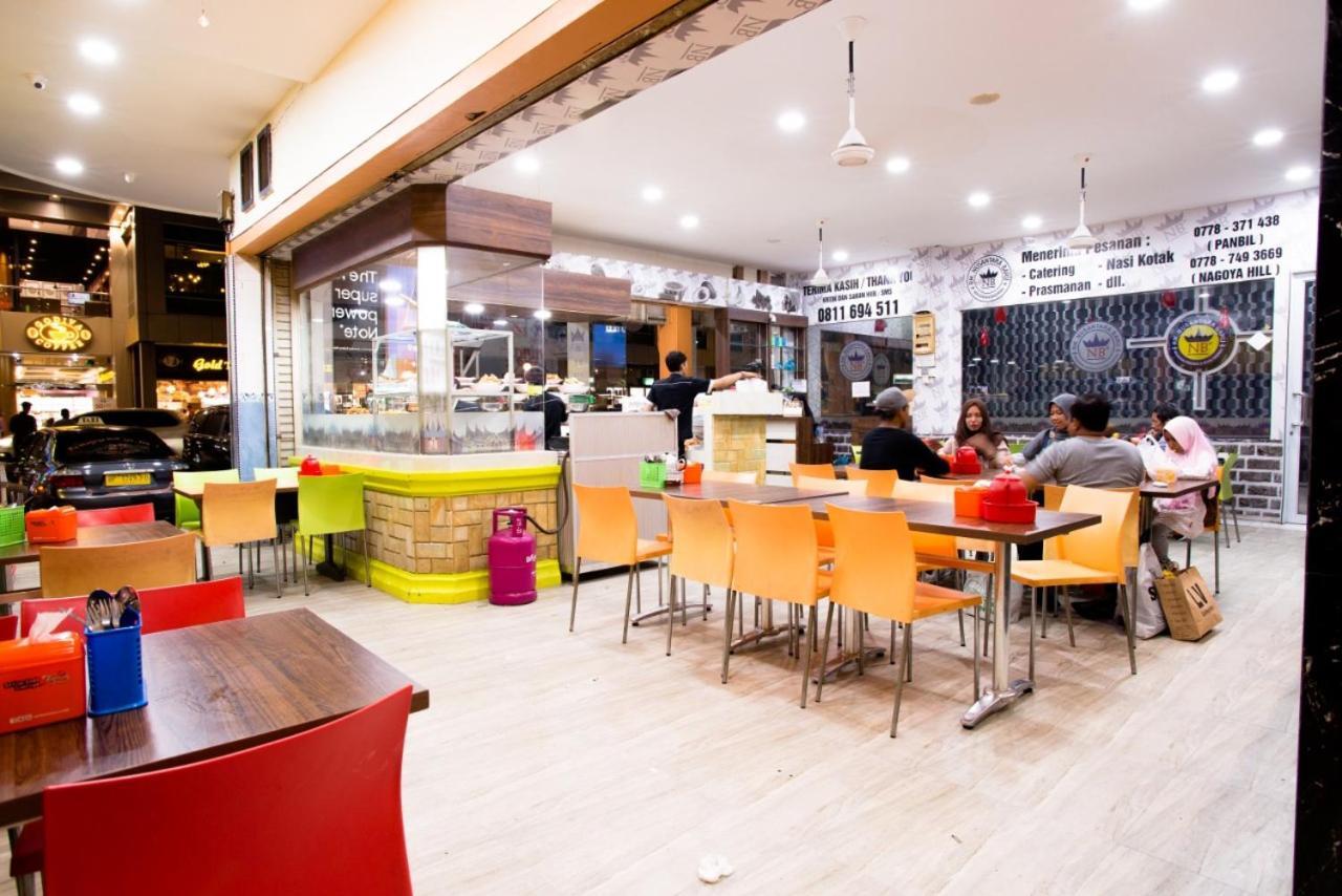 Ak Hotel Nagoya Hill Batam Екстериор снимка