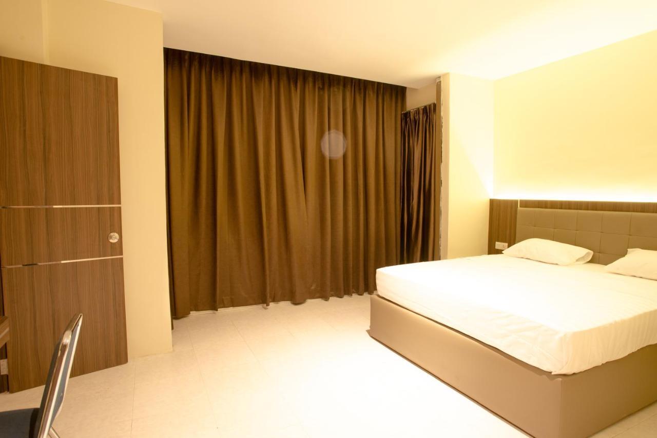 Ak Hotel Nagoya Hill Batam Екстериор снимка