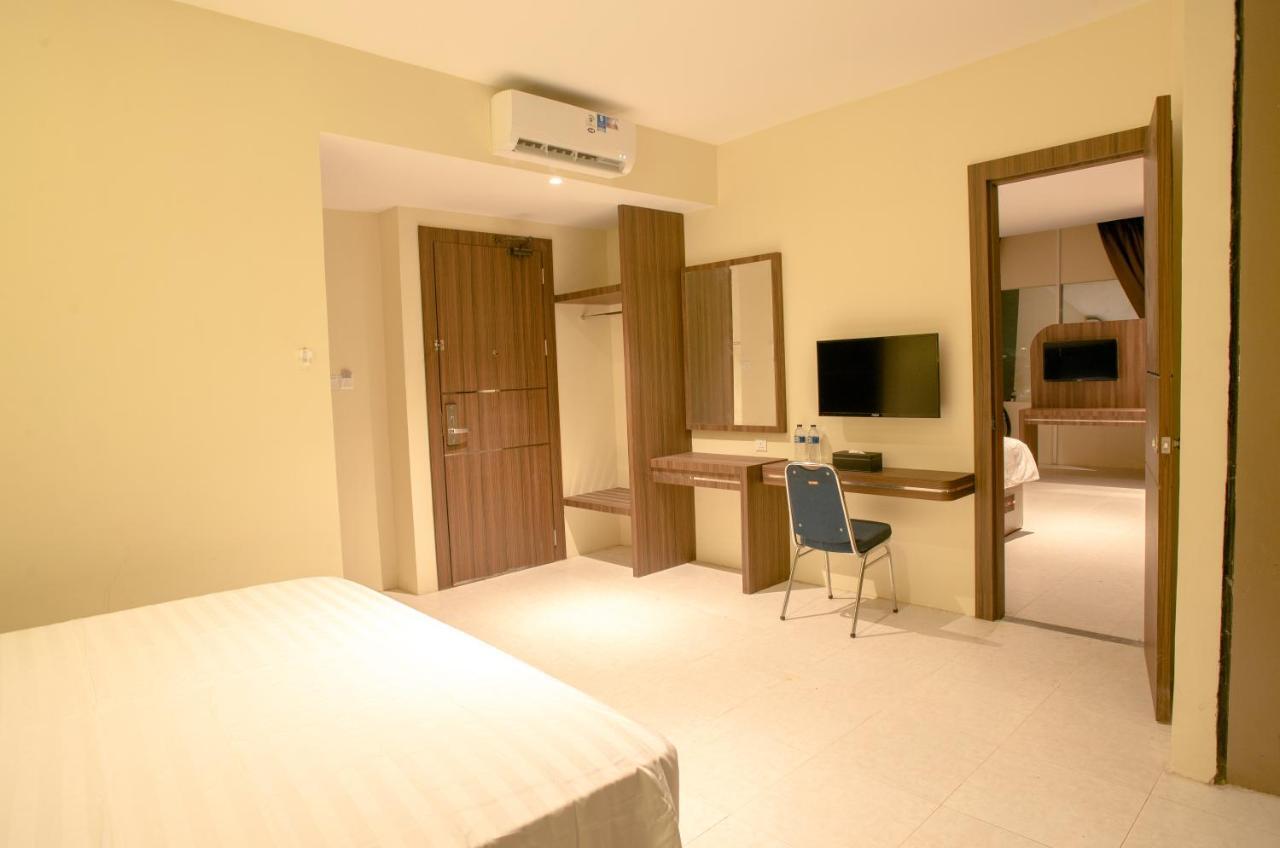 Ak Hotel Nagoya Hill Batam Екстериор снимка